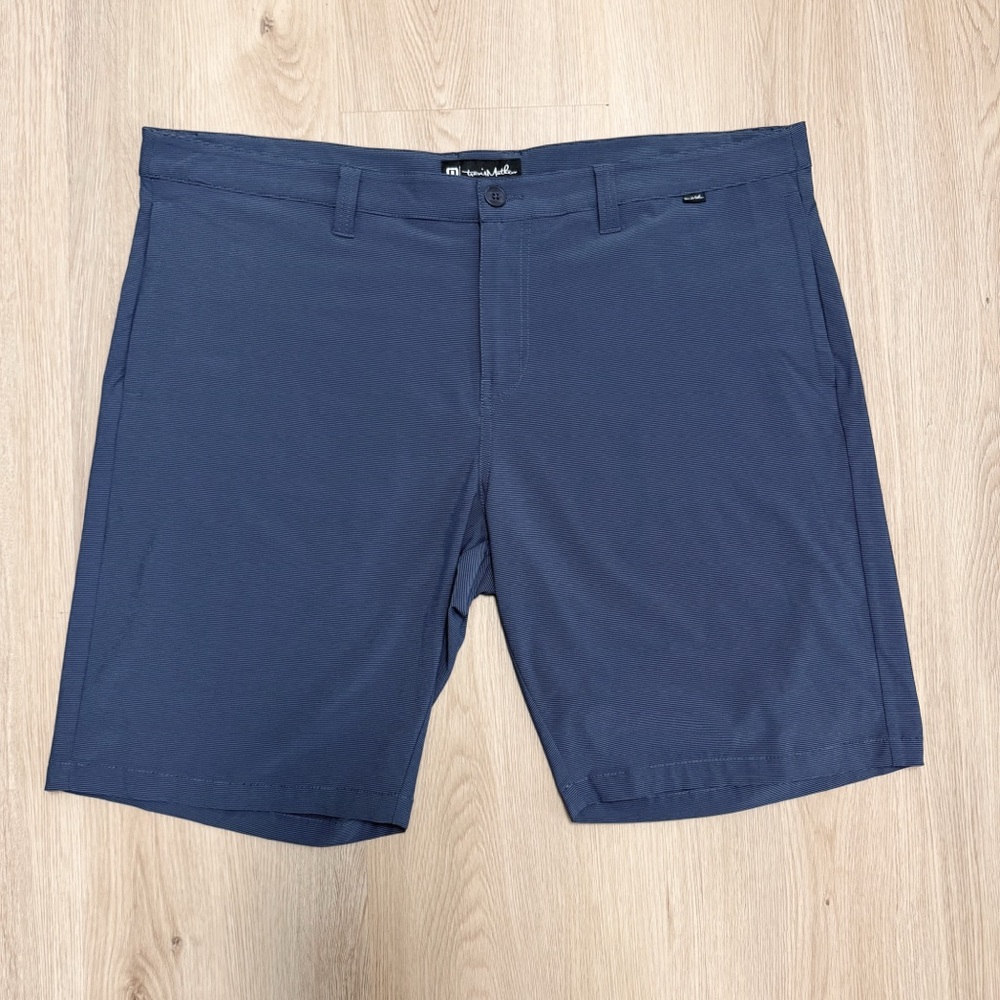 Travis Mathew Blue Stripe Carlsbad Performance Flat Front Shorts 42 10 Inseam
